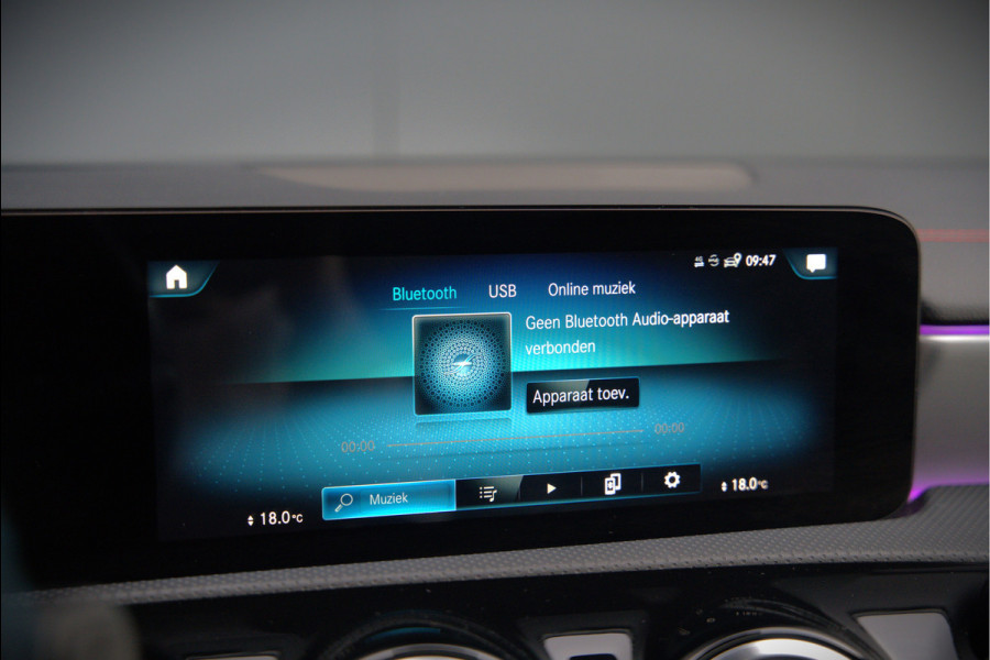 Mercedes-Benz CLA-Klasse 200 Business Solution AMG | Panoramadak | Stoelverwarming | Keyless | Memory Seats | Cruise Control | Ambiance verlichting | Camera | Parkeersensoren |