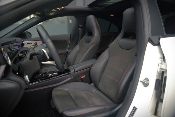 Mercedes-Benz CLA-Klasse 200 Business Solution AMG | Panoramadak | Stoelverwarming | Keyless | Memory Seats | Cruise Control | Ambiance verlichting | Camera | Parkeersensoren |