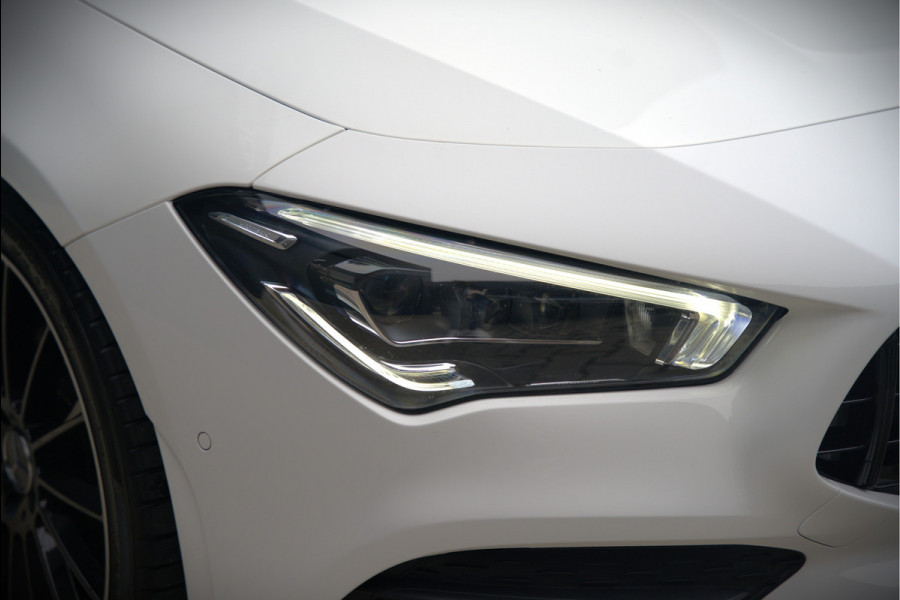 Mercedes-Benz CLA-Klasse 200 Business Solution AMG | Panoramadak | Stoelverwarming | Keyless | Memory Seats | Cruise Control | Ambiance verlichting | Camera | Parkeersensoren |