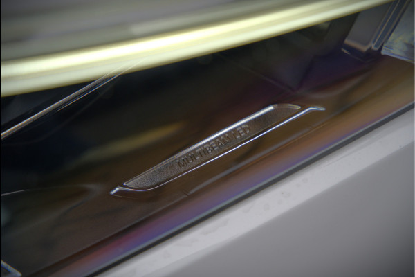 Mercedes-Benz CLA-Klasse 200 Business Solution AMG | Panoramadak | Stoelverwarming | Keyless | Memory Seats | Cruise Control | Ambiance verlichting | Camera | Parkeersensoren |