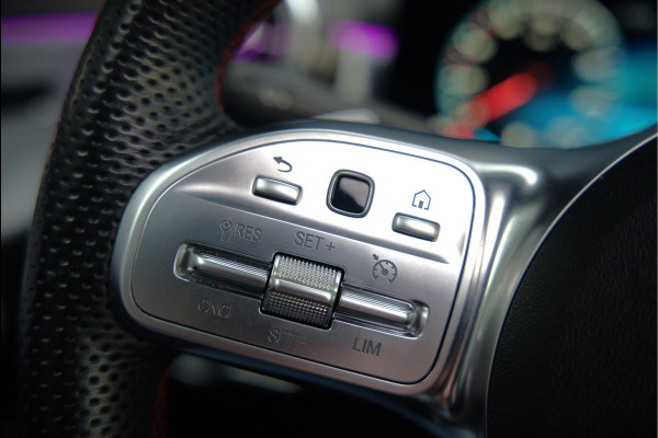 Mercedes-Benz CLA-Klasse 200 Business Solution AMG | Panoramadak | Stoelverwarming | Keyless | Memory Seats | Cruise Control | Ambiance verlichting | Camera | Parkeersensoren |