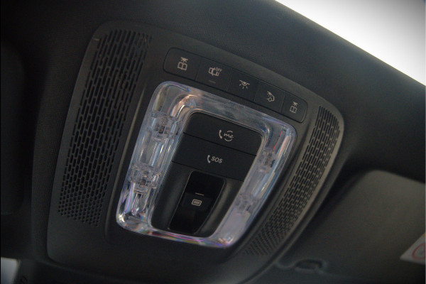 Mercedes-Benz CLA-Klasse 200 Business Solution AMG | Panoramadak | Stoelverwarming | Keyless | Memory Seats | Cruise Control | Ambiance verlichting | Camera | Parkeersensoren |