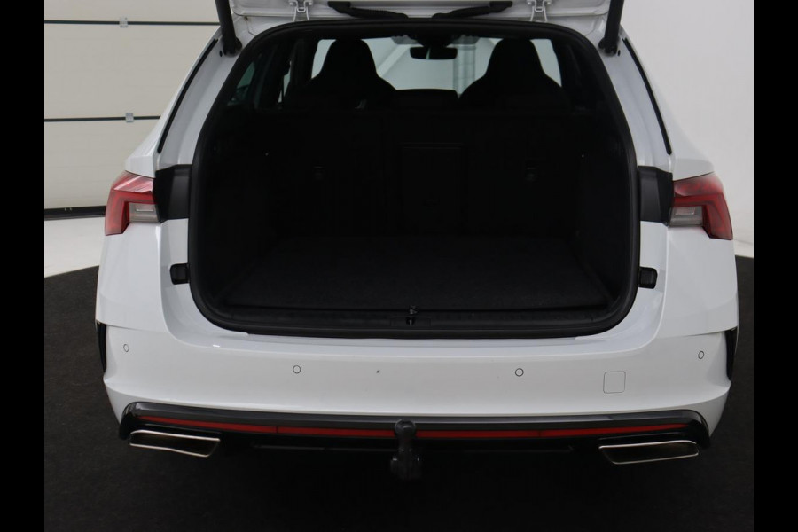 Škoda Octavia 2.0 TSI RS | 245pk | Trekhaak | Stoelverwarming | Adaptive cruise | Camera | Sfeerverlichting | Navigatie | Canton Sound | Sportstoelen | Virtual Cockpit | Full LED