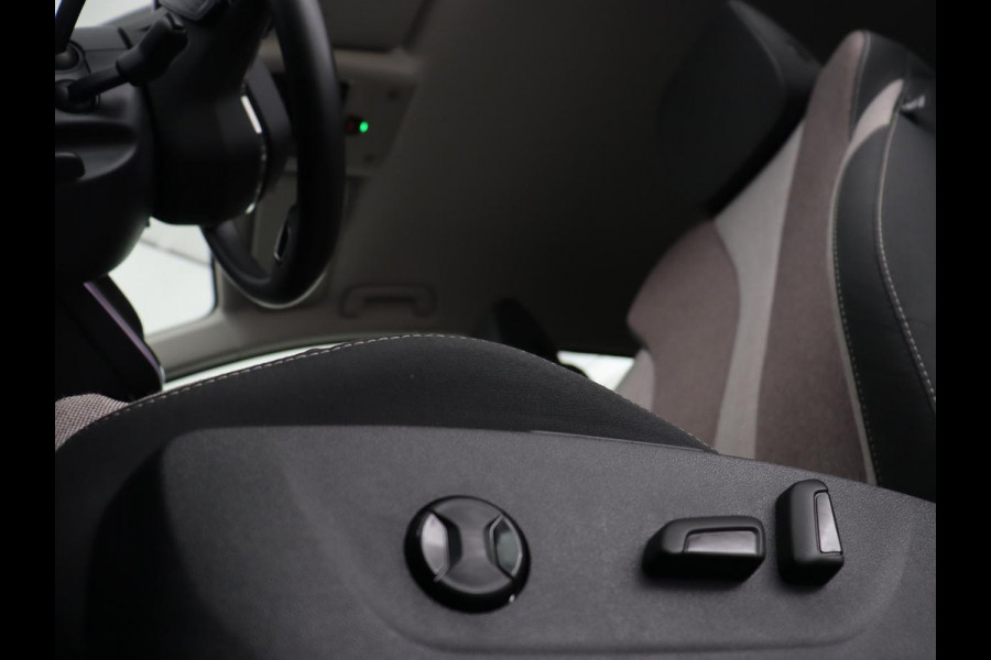 Škoda ENYAQ iV 80 | Warmtepomp | Trekhaak | Matrix LED | Adaptive cruise | Keyless | Camera | Half leder | Stuurverwarming | Memory | Navigatie | Climate control | Dodehoek detectie | Getint glas