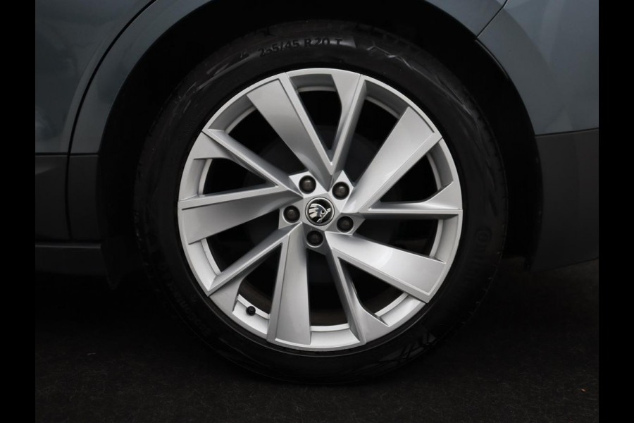 Škoda ENYAQ iV 80 | Warmtepomp | Trekhaak | Matrix LED | Adaptive cruise | Keyless | Camera | Half leder | Stuurverwarming | Memory | Navigatie | Climate control | Dodehoek detectie | Getint glas