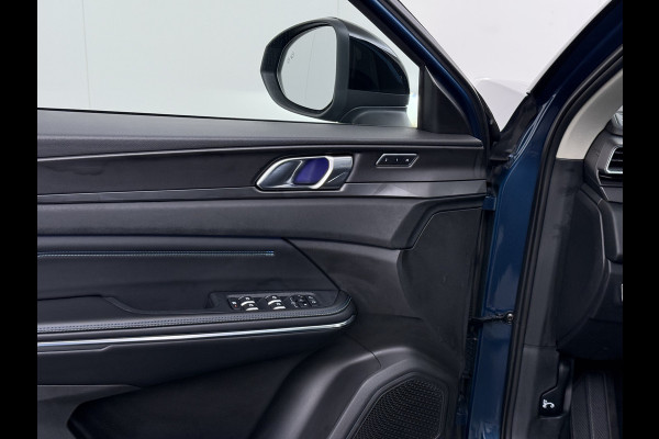 Lynk & Co 01**Gereserveerd** PHEV AUT-7 261pk Pano-Schuifdak Lmv 20" 360°Camera Apple Carplay Android Auto Adap.Cruise Navi Pdc Ecc Keyless Led Plug-In Hybri Elek.Memory.Stoel File assistent Dodehoek detector Elektrisch bedienbare achterklep Rijstrooksensor Wifi Verkeersbord detectie 425Nm koppel 3,7kw laadvermogen  1800kg Trekvermogen 1e Eigenaar Origineel Nederlandse auto!