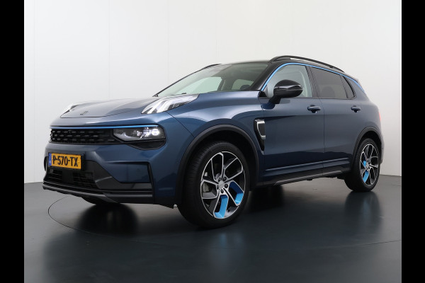 Lynk & Co 01**Gereserveerd** PHEV AUT-7 261pk Pano-Schuifdak Lmv 20" 360°Camera Apple Carplay Android Auto Adap.Cruise Navi Pdc Ecc Keyless Led Plug-In Hybri Elek.Memory.Stoel File assistent Dodehoek detector Elektrisch bedienbare achterklep Rijstrooksensor Wifi Verkeersbord detectie 425Nm koppel 3,7kw laadvermogen  1800kg Trekvermogen 1e Eigenaar Origineel Nederlandse auto!