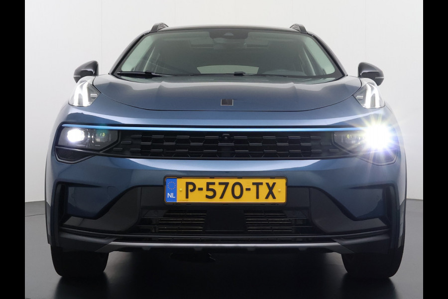 Lynk & Co 01**Gereserveerd** PHEV AUT-7 261pk Pano-Schuifdak Lmv 20" 360°Camera Apple Carplay Android Auto Adap.Cruise Navi Pdc Ecc Keyless Led Plug-In Hybri Elek.Memory.Stoel File assistent Dodehoek detector Elektrisch bedienbare achterklep Rijstrooksensor Wifi Verkeersbord detectie 425Nm koppel 3,7kw laadvermogen  1800kg Trekvermogen 1e Eigenaar Origineel Nederlandse auto!