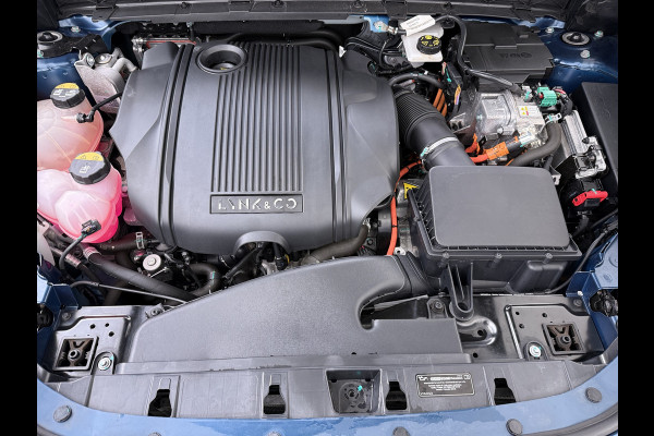 Lynk & Co 01**Gereserveerd** PHEV AUT-7 261pk Pano-Schuifdak Lmv 20" 360°Camera Apple Carplay Android Auto Adap.Cruise Navi Pdc Ecc Keyless Led Plug-In Hybri Elek.Memory.Stoel File assistent Dodehoek detector Elektrisch bedienbare achterklep Rijstrooksensor Wifi Verkeersbord detectie 425Nm koppel 3,7kw laadvermogen  1800kg Trekvermogen 1e Eigenaar Origineel Nederlandse auto!