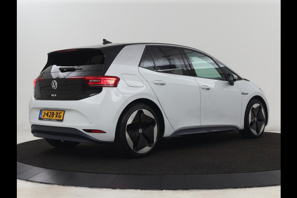 Volkswagen ID.3 First Max 58 kWh | Panoramadak | Head-Up | Stoelverwarming | Massage | Matrix LED | Adaptive cruise | 20'' | Keyless | Navigatie | Dodehoek detectie | Sfeerverlichting