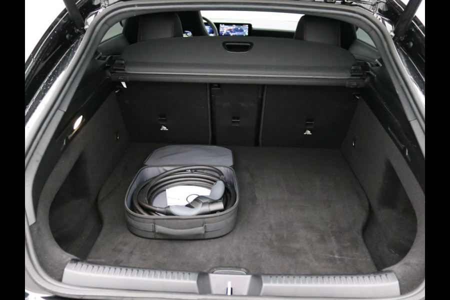 Mercedes-Benz CLA-Klasse Shooting Brake 250 e Star Edition AMG Line | Night Pakket | Sfeerverlichting | Ledkoplampen | Apple CarPlay | Keyless-Go | Inclusief 24 maanden MB Certified garantie voor Europa.