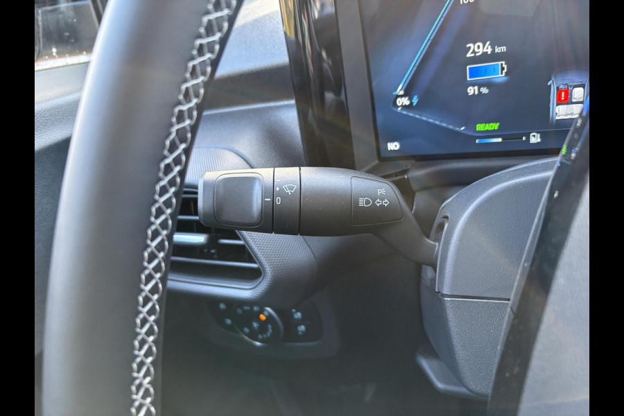 Ford E-Transit Courier Limited 44 kWh 136pk | Ford Voorraad | Driver Assistance Pack | Laadvloerbescherming | Trekhaak | LED Laadruimteverlichting