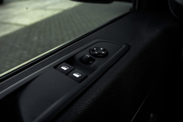 Fiat Scudo 1.5 Diesel 120PK L2H1 | NW Model | Carplay | Cruise | Digital Display | PDC + Camera | 3-Zits