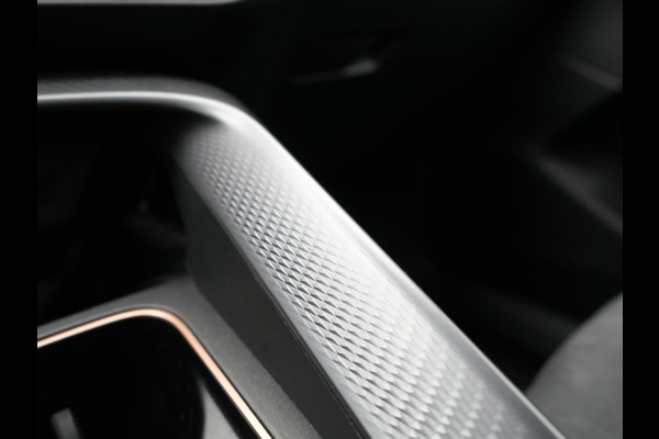 CUPRA Terramar 1.5 TSI e-Hybrid Business DSG Plug In Hybrid 204pk PHEV | Adaptive Cruise | Head Up | 360 Camera | Alcantara Sportstoelen Memory | Matrix LED | Stuurverwarming | Sfeerverlichting | Virtual |