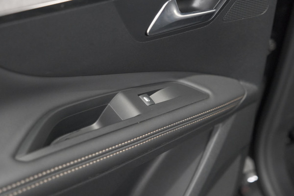 Peugeot 3008 136 Hybrid e-DCS6 GT | 360 Camera | Adaptieve Cruise Control | Elektrische Kofferklep | Stoelverwarming