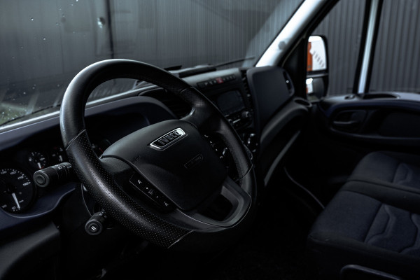 Iveco Daily 35C16 | Bakwagen met Laadklep | Automaat | Climatic | Cruise