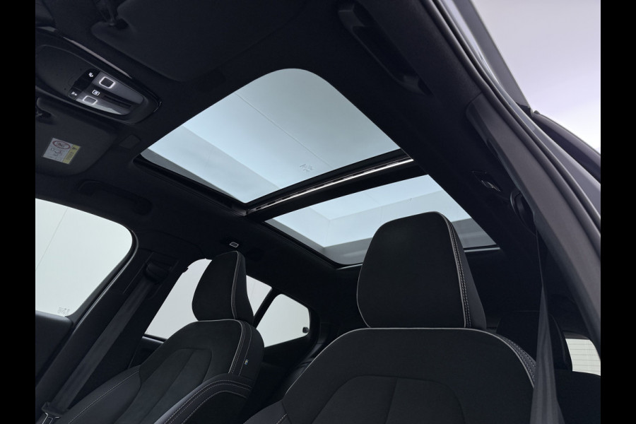 Volvo XC40 232pk *gereserveerd* Recharge Pro 70KwH Pano-Dak SOH 95% Adaptive-Cruise 20" Elektr.-Leer/Alcantara+Verwarmd+Memory Warmtepomp H Led Elek.Achterklep Keyless Full Led Origineel NLse auto! € 54.000,- nieuw. 1e Eigenaar Origineel Nederlandse Auto Dealeronderhouden 1.500KG -Trekvermogen