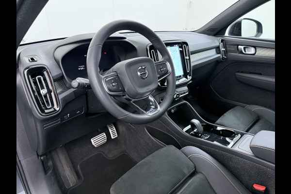Volvo XC40 232pk *gereserveerd* Recharge Pro 70KwH Pano-Dak SOH 95% Adaptive-Cruise 20" Elektr.-Leer/Alcantara+Verwarmd+Memory Warmtepomp H Led Elek.Achterklep Keyless Full Led Origineel NLse auto! € 54.000,- nieuw. 1e Eigenaar Origineel Nederlandse Auto Dealeronderhouden 1.500KG -Trekvermogen