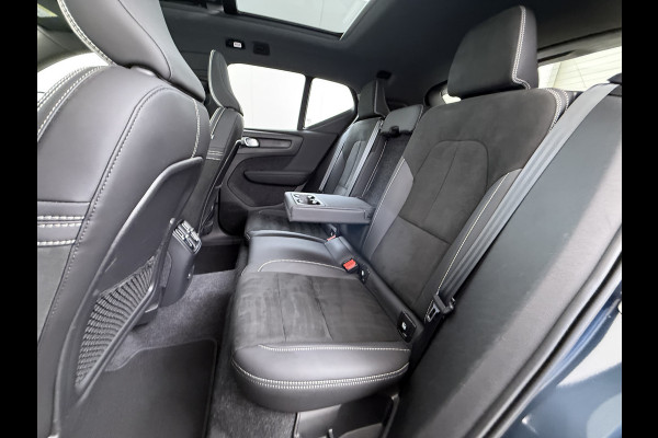 Volvo XC40 232pk *gereserveerd* Recharge Pro 70KwH Pano-Dak SOH 95% Adaptive-Cruise 20" Elektr.-Leer/Alcantara+Verwarmd+Memory Warmtepomp H Led Elek.Achterklep Keyless Full Led Origineel NLse auto! € 54.000,- nieuw. 1e Eigenaar Origineel Nederlandse Auto Dealeronderhouden 1.500KG -Trekvermogen