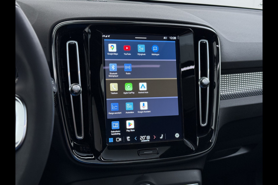 Volvo XC40 232pk *gereserveerd* Recharge Pro 70KwH Pano-Dak SOH 95% Adaptive-Cruise 20" Elektr.-Leer/Alcantara+Verwarmd+Memory Warmtepomp H Led Elek.Achterklep Keyless Full Led Origineel NLse auto! € 54.000,- nieuw. 1e Eigenaar Origineel Nederlandse Auto Dealeronderhouden 1.500KG -Trekvermogen