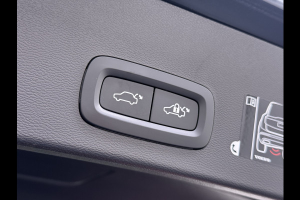 Volvo XC40 232pk *gereserveerd* Recharge Pro 70KwH Pano-Dak SOH 95% Adaptive-Cruise 20" Elektr.-Leer/Alcantara+Verwarmd+Memory Warmtepomp H Led Elek.Achterklep Keyless Full Led Origineel NLse auto! € 54.000,- nieuw. 1e Eigenaar Origineel Nederlandse Auto Dealeronderhouden 1.500KG -Trekvermogen