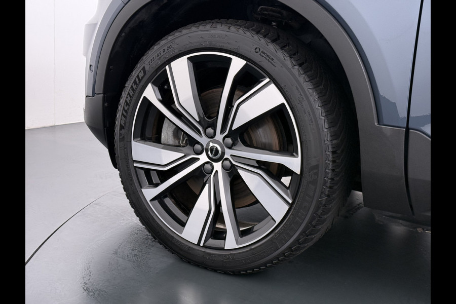 Volvo XC40 232pk *gereserveerd* Recharge Pro 70KwH Pano-Dak SOH 95% Adaptive-Cruise 20" Elektr.-Leer/Alcantara+Verwarmd+Memory Warmtepomp H Led Elek.Achterklep Keyless Full Led Origineel NLse auto! € 54.000,- nieuw. 1e Eigenaar Origineel Nederlandse Auto Dealeronderhouden 1.500KG -Trekvermogen
