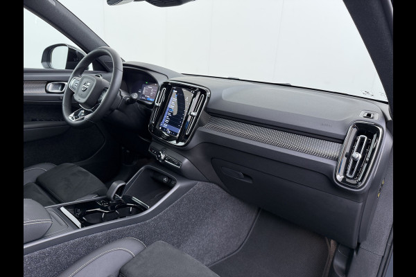 Volvo XC40 232pk *gereserveerd* Recharge Pro 70KwH Pano-Dak SOH 95% Adaptive-Cruise 20" Elektr.-Leer/Alcantara+Verwarmd+Memory Warmtepomp H Led Elek.Achterklep Keyless Full Led Origineel NLse auto! € 54.000,- nieuw. 1e Eigenaar Origineel Nederlandse Auto Dealeronderhouden 1.500KG -Trekvermogen