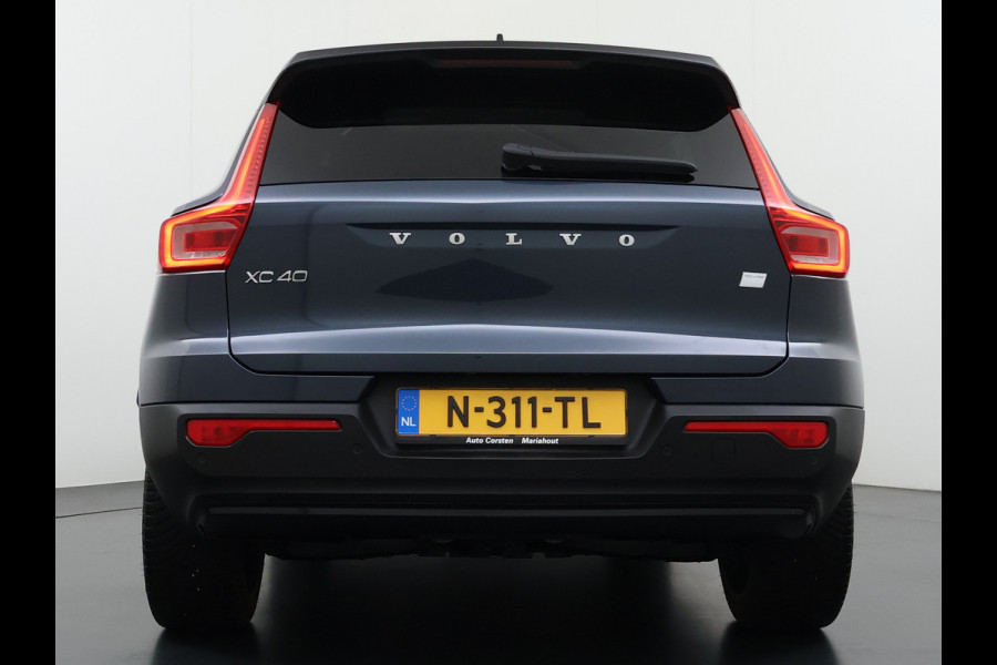 Volvo XC40 232pk *gereserveerd* Recharge Pro 70KwH Pano-Dak SOH 95% Adaptive-Cruise 20" Elektr.-Leer/Alcantara+Verwarmd+Memory Warmtepomp H Led Elek.Achterklep Keyless Full Led Origineel NLse auto! € 54.000,- nieuw. 1e Eigenaar Origineel Nederlandse Auto Dealeronderhouden 1.500KG -Trekvermogen