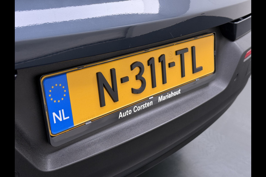 Volvo XC40 232pk *gereserveerd* Recharge Pro 70KwH Pano-Dak SOH 95% Adaptive-Cruise 20" Elektr.-Leer/Alcantara+Verwarmd+Memory Warmtepomp H Led Elek.Achterklep Keyless Full Led Origineel NLse auto! € 54.000,- nieuw. 1e Eigenaar Origineel Nederlandse Auto Dealeronderhouden 1.500KG -Trekvermogen