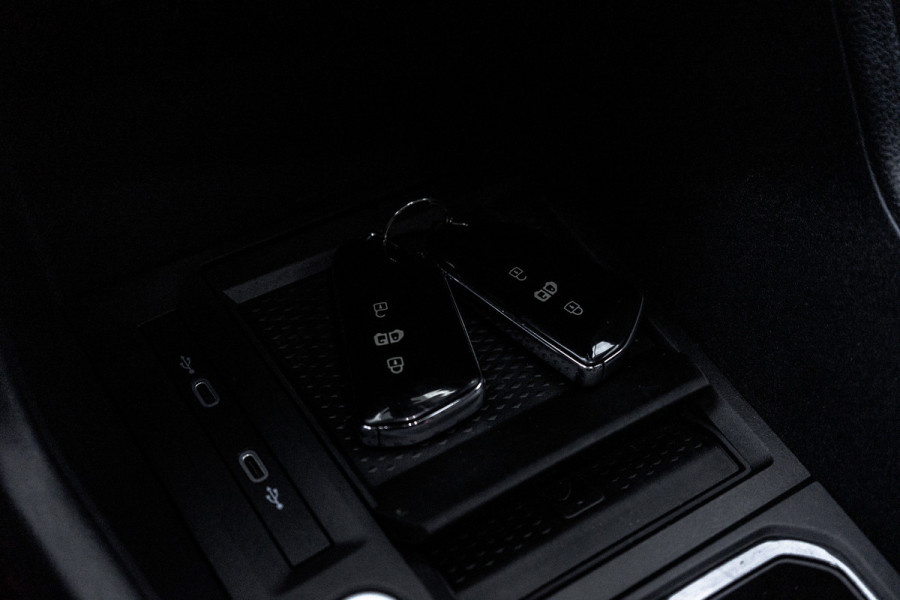 Volkswagen Caddy Cargo Maxi 2.0TDI 122PK | Leder | Virtual Cockpit | Camera | Carplay | Led | Side-bars 2.0 TDI 1st Edition