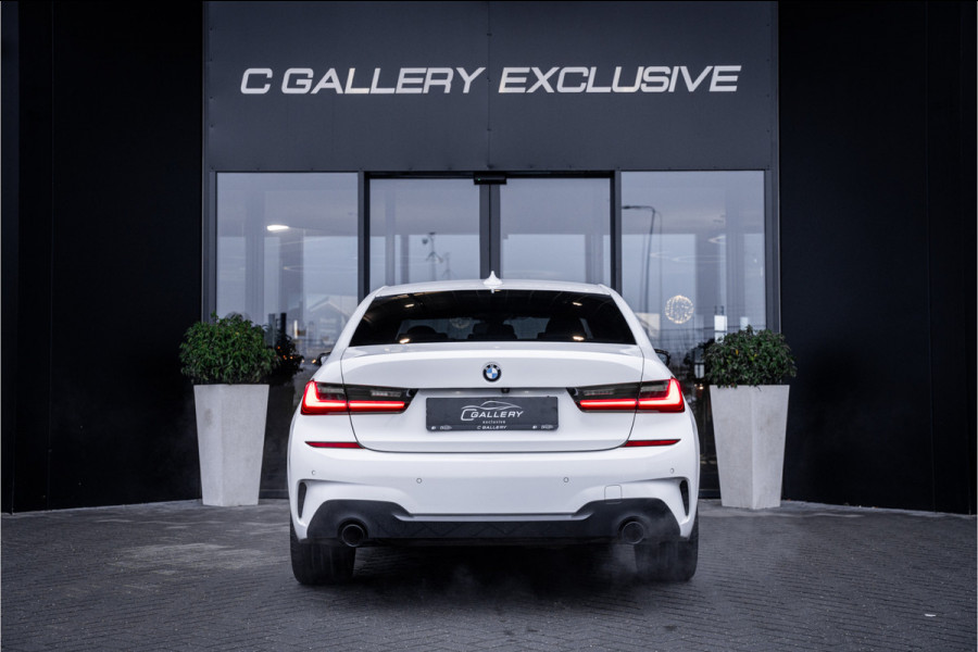 BMW 3-serie 320i Executive Edition - M Sport | NAP | Panorama | Camera