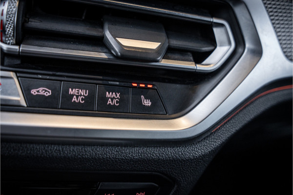 BMW 3-serie 320i Executive Edition - M Sport | NAP | Panorama | Camera