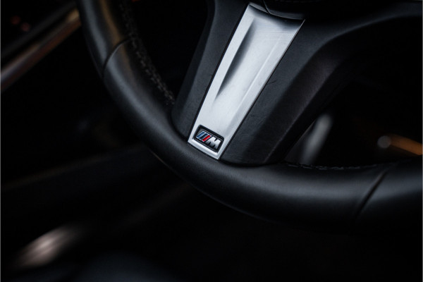 BMW 3-serie 320i Executive Edition - M Sport | NAP | Panorama | Camera
