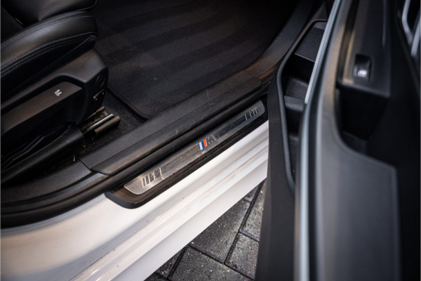 BMW 3-serie 320i Executive Edition - M Sport | NAP | Panorama | Camera