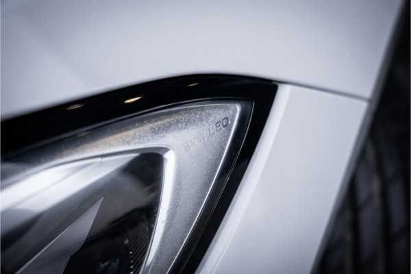 BMW 3-serie 320i Executive Edition - M Sport | NAP | Panorama | Camera