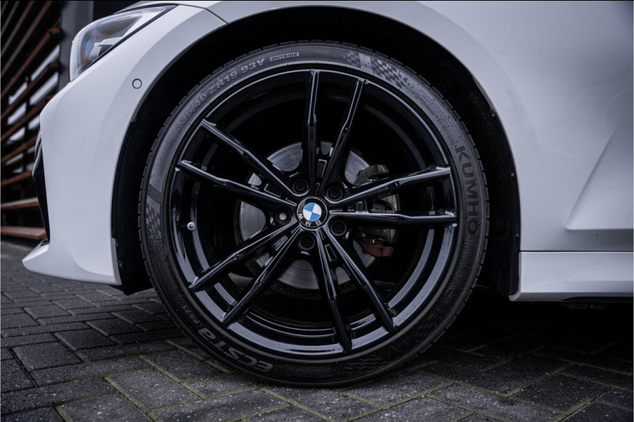 BMW 3-serie 320i Executive Edition - M Sport | NAP | Panorama | Camera