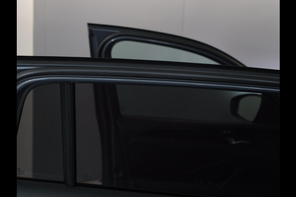 Volkswagen Tiguan 1.5 eTSI Life Edition 150 PK DSG | Verlengde garantie | Panorama dak | Trekhaak uitklapbaar | 20 "LM velgen |