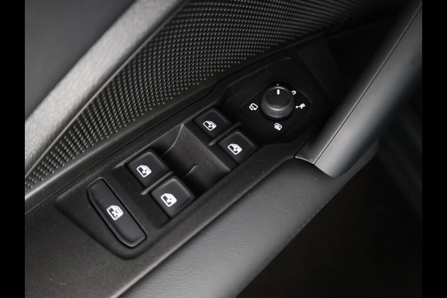 Volkswagen Tiguan 1.5 eTSI Life Edition 150 PK DSG | Verlengde garantie | Panorama dak | Trekhaak uitklapbaar | 20 "LM velgen |