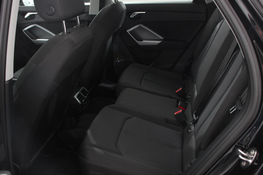 Audi Q3 Sportback 45 TFSI e 245pk PHEV S-tronic Attitude Navigatie Parkeersensoren Adaptive Cruise Control Stoelverwarming Ledverlichting Virtual Cockpit Climate Control