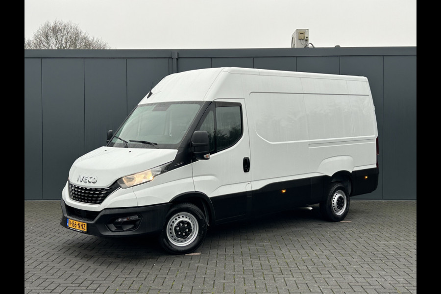 Iveco Daily 35S14V 2.3 136 PK / L2H2 / 30.452 KM !! / 3.500 KG AHG / 270 A DEUREN / TREKHAAK / AIRCO / BLUETOOTH / 3-ZITS