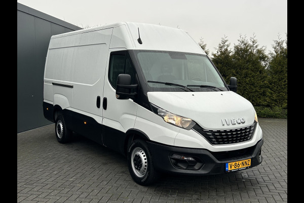 Iveco Daily 35S14V 2.3 136 PK / L2H2 / 30.452 KM !! / 3.500 KG AHG / 270 A DEUREN / TREKHAAK / AIRCO / BLUETOOTH / 3-ZITS