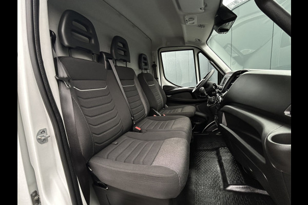 Iveco Daily 35S14V 2.3 136 PK / L2H2 / 30.452 KM !! / 3.500 KG AHG / 270 A DEUREN / TREKHAAK / AIRCO / BLUETOOTH / 3-ZITS