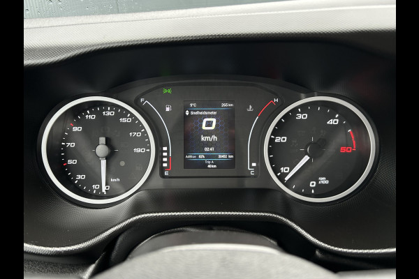 Iveco Daily 35S14V 2.3 136 PK / L2H2 / 30.452 KM !! / 3.500 KG AHG / 270 A DEUREN / TREKHAAK / AIRCO / BLUETOOTH / 3-ZITS