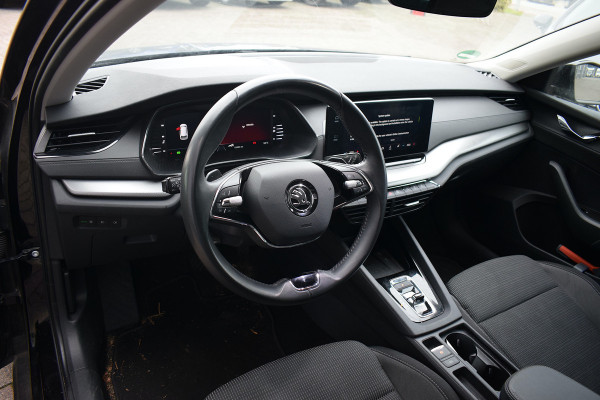 Škoda Octavia Combi 1.0 e-TSI Business Edition | Apple CarPlay | Stoelverw. | Camera | Sportstoelen