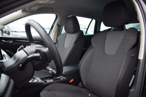 Škoda Octavia Combi 1.0 e-TSI Business Edition | Apple CarPlay | Stoelverw. | Camera | Sportstoelen