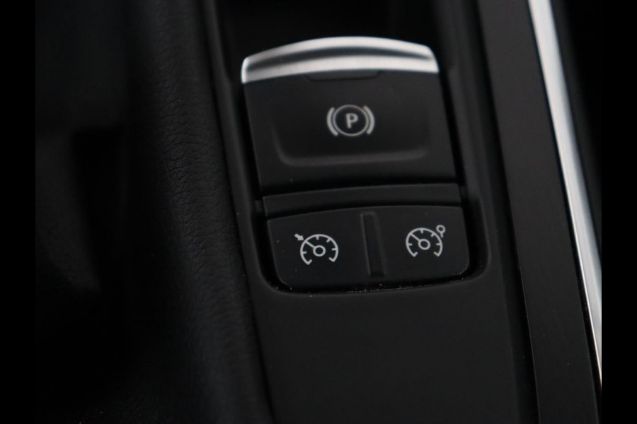 Renault Grand Scénic 1.4 TCe Zen 7-persoons | Trekhaak | Navigatie | Sfeerverlichting | Parkeerhulp | Keyless | Climate control | DAB | Cruise control