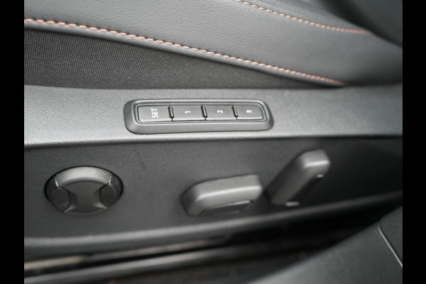 CUPRA Leon 1.5 TSI Plug In Hybrid 204pk Business DSG PHEV | Alcantara Kuipstoelen Memory | Adaptive Cruise | Matrix LED | Virtual | Camera | Sfeerverlichting | Apple Carplay | 18"L.M |