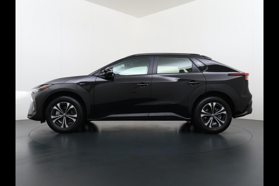 Toyota Bz4x Active 71 kWh | 3 FASE| NIEUWE AUTO!!| 10 JAAR VOLLEDIGE FABRIEKSGARANTIE TOYOTA!| WARMTEPOMP| ADAPTIVE CRUISE| ACHTERUITRIJ CAMERA|