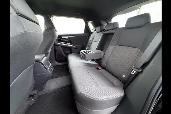 Toyota Bz4x Active 71 kWh | 3 FASE| NIEUWE AUTO!!| 10 JAAR VOLLEDIGE FABRIEKSGARANTIE TOYOTA!| WARMTEPOMP| ADAPTIVE CRUISE| ACHTERUITRIJ CAMERA|