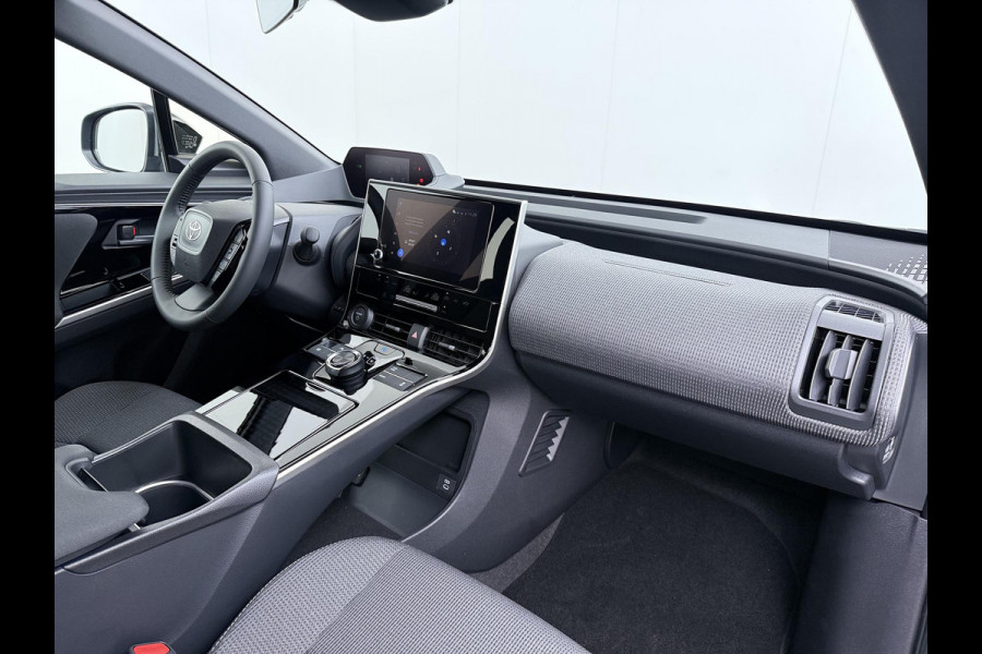 Toyota Bz4x Active 71 kWh | 3 FASE| NIEUWE AUTO!!| 10 JAAR VOLLEDIGE FABRIEKSGARANTIE TOYOTA!| WARMTEPOMP| ADAPTIVE CRUISE| ACHTERUITRIJ CAMERA|